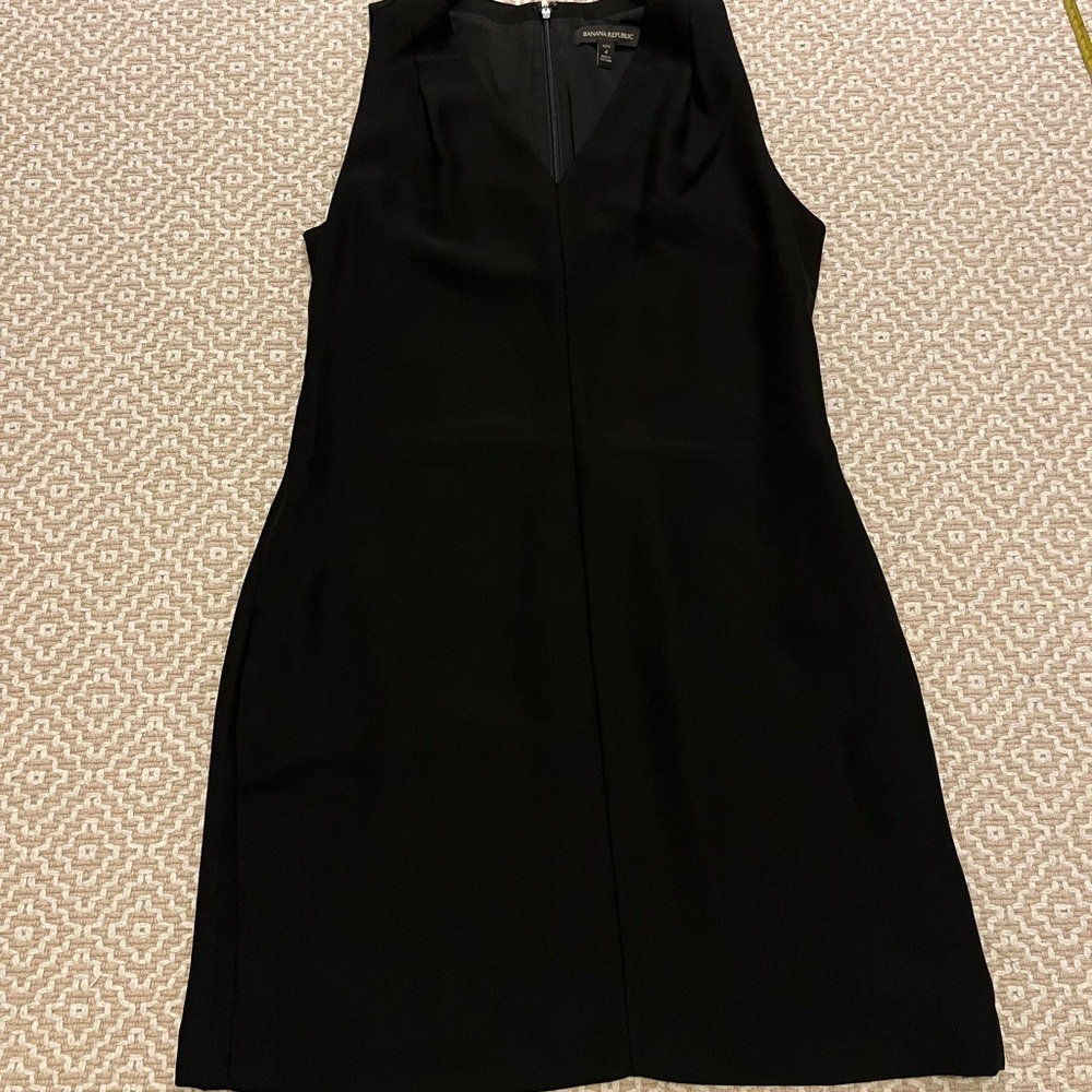 Banana Republic Sleeveless Black Dress Sz 6 EUC